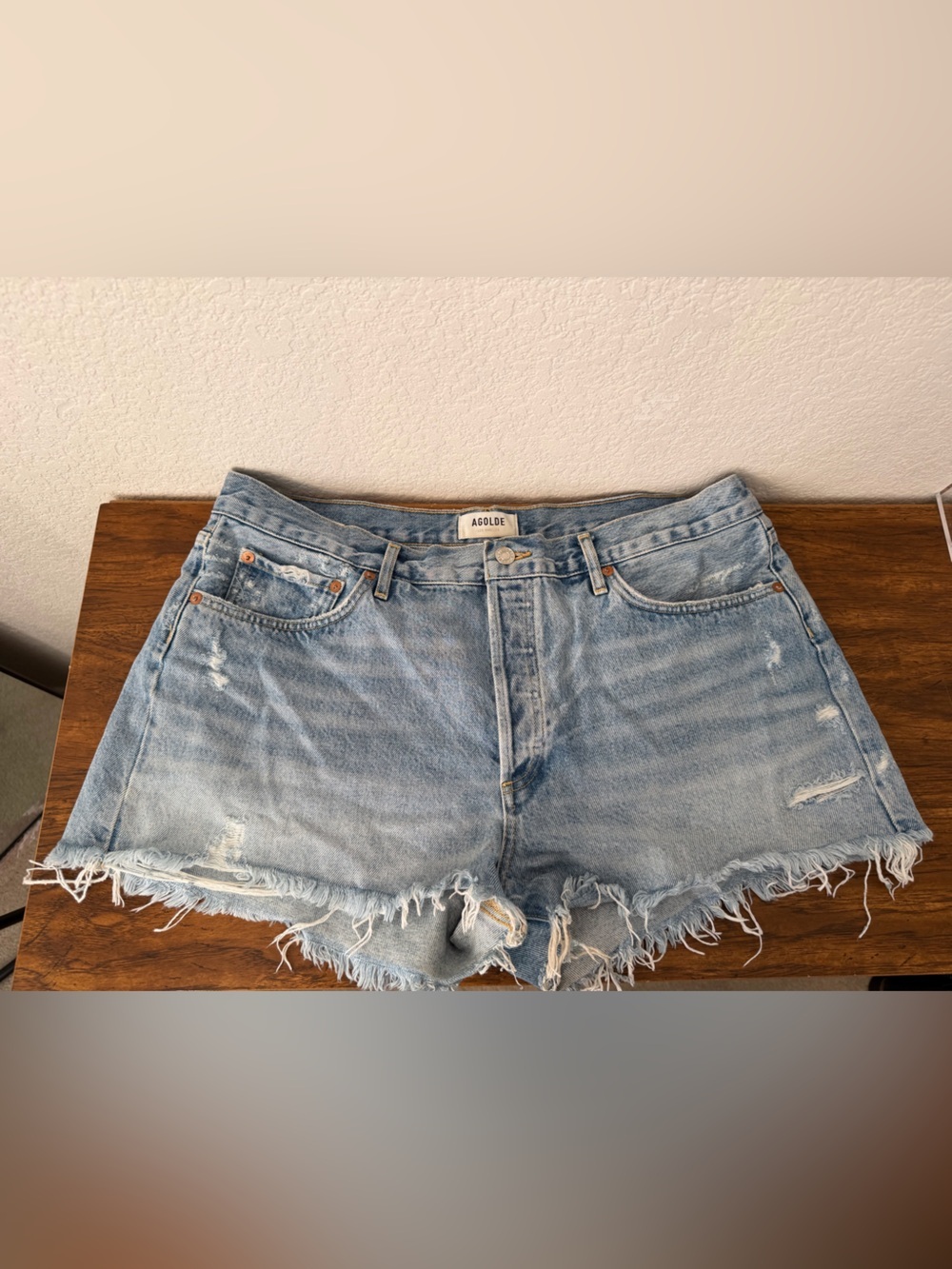 Agolde PARKER VINTAGE CUT OFF SHORT IN SWAPMEET - Picture 4 of 10